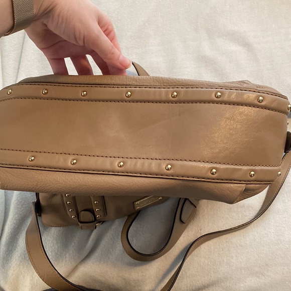 MK light tan shoulder bag - Picture 6 of 9